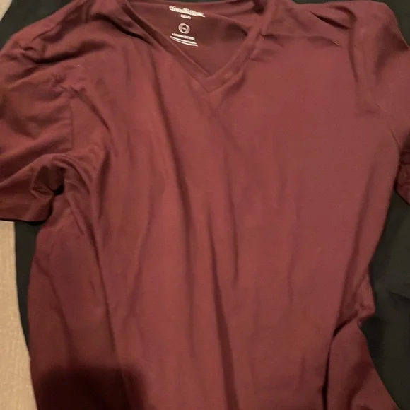 8 shirts from a variety of brands, sizes rang from small to medium, - Picture 5 of 13